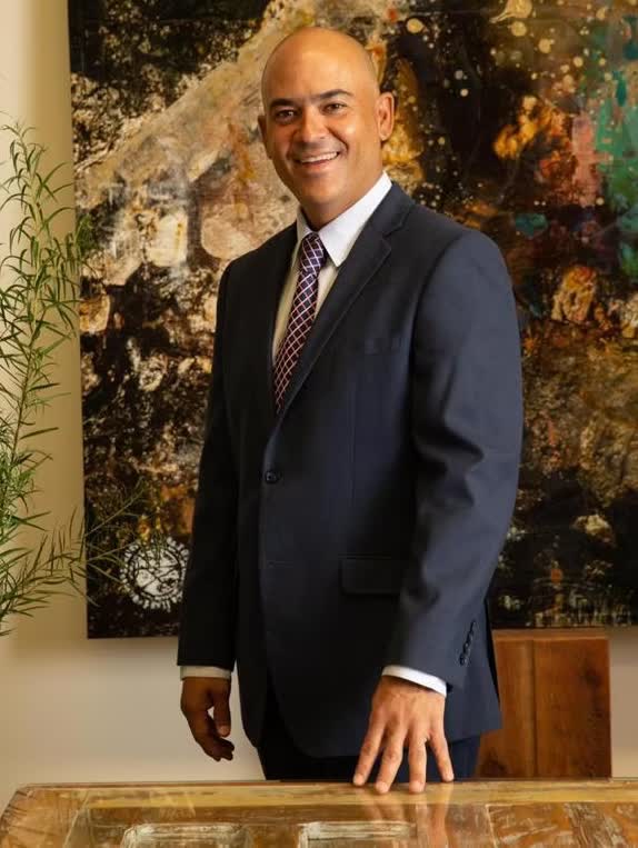 Lic. Andrés Ugalde